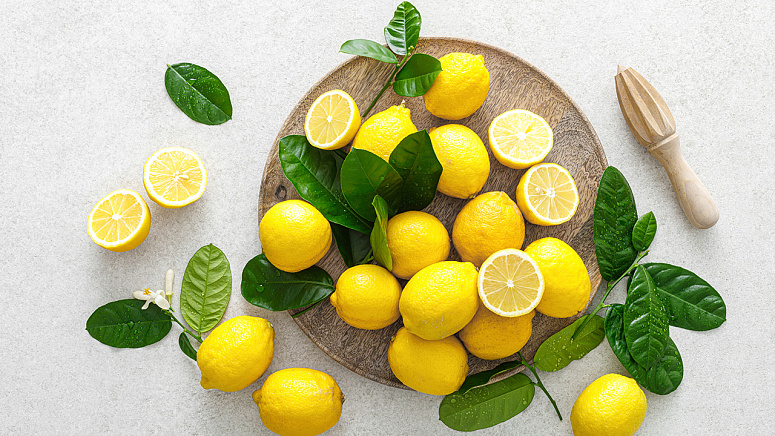 Свежие лимоны фото