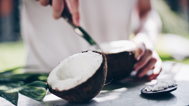 как раскрыть кокос фото