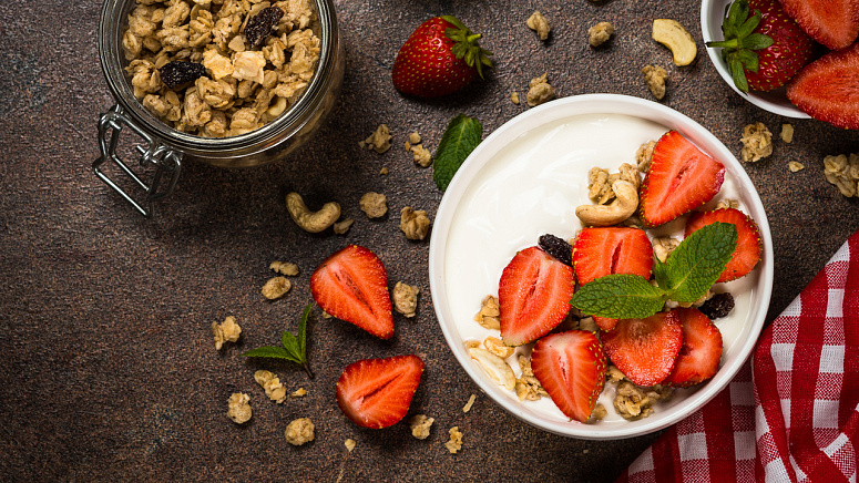 мюсли с клубникой фото