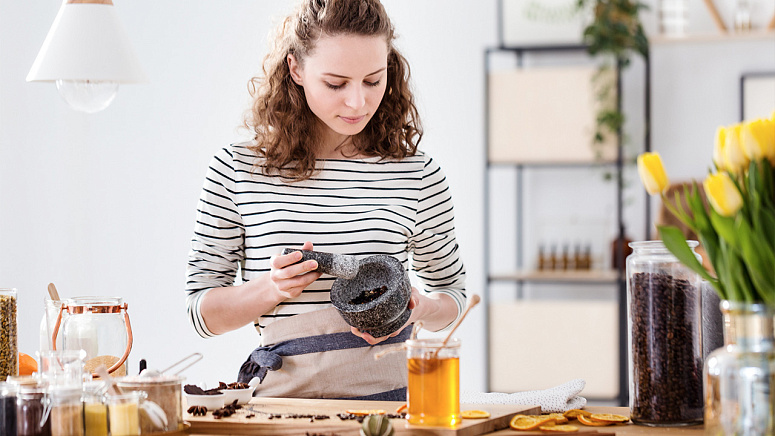 нутрициология, мед, ступка, девушка