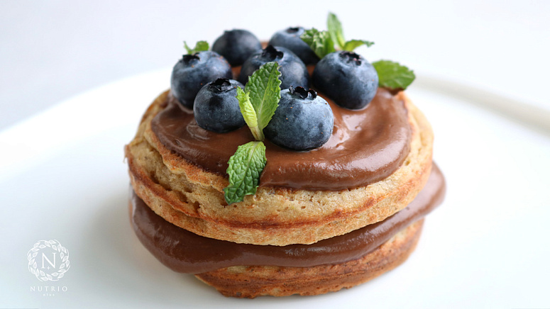 Безглютеновые оладьи с шоколадным кремом