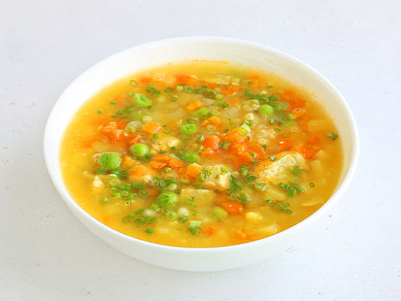 Гороховый суп: сытный, яркий и очень вкусный