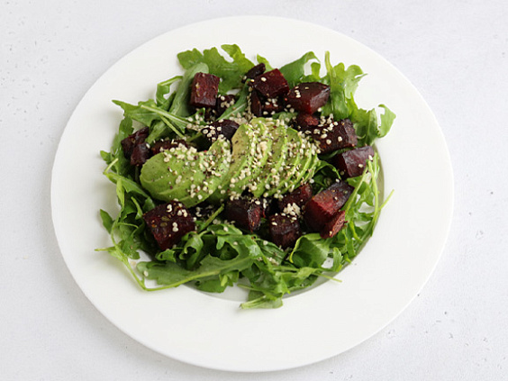 Салат с печёной свёклой