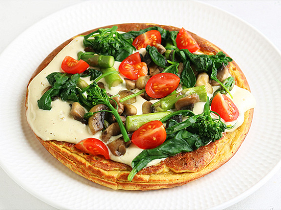 Нутовый омлет с овощами