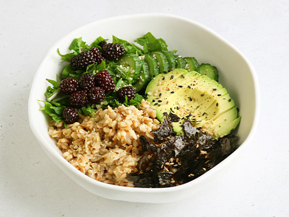 Антиоксидантный детокс-боул из овсянки