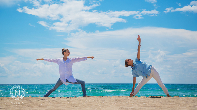 асаны на море, йога