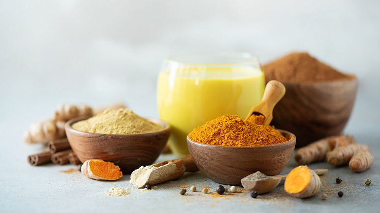 куркума порошок и корень куркумы фото