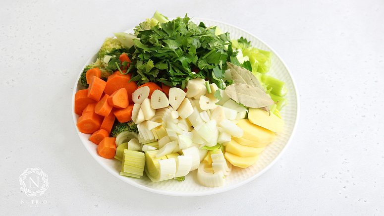 ингредиенты для овощного бульона фото