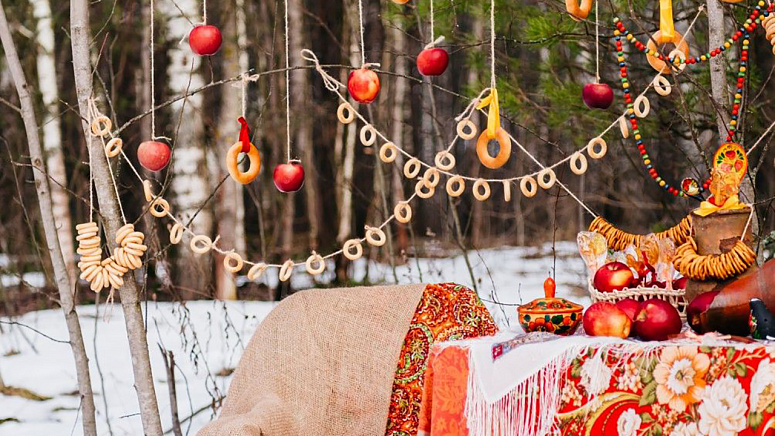 Декор на Масленицу