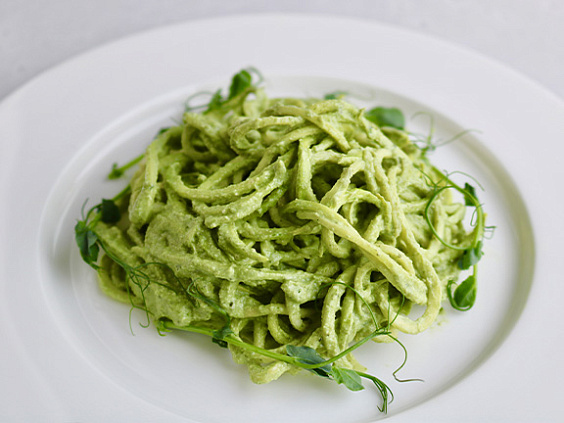 Сыроедческая паста из цуккини