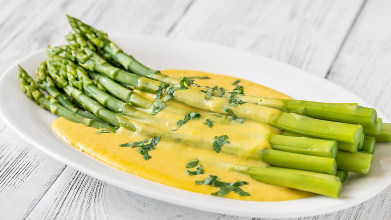 спаржа под соусом фото