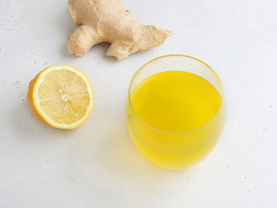 Как правильно готовить напиток с лимоном, имбирём и куркумой