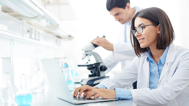 лаборатория, врачи