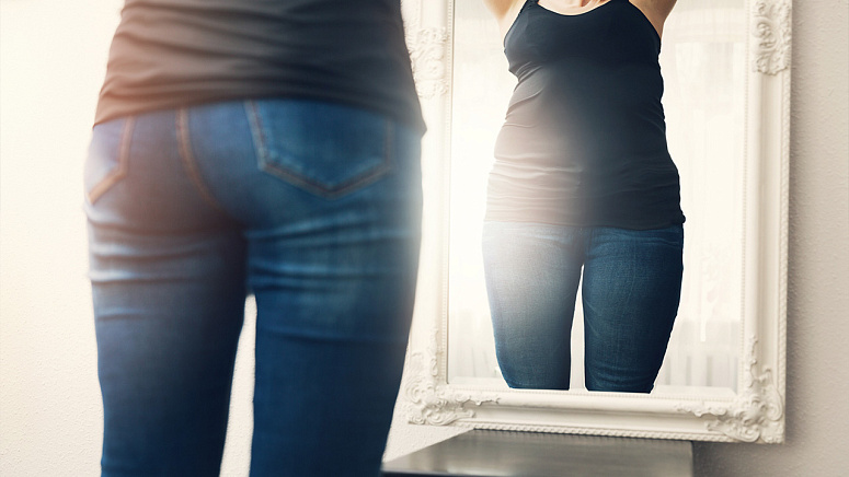 джинсы, зеркало, девушка