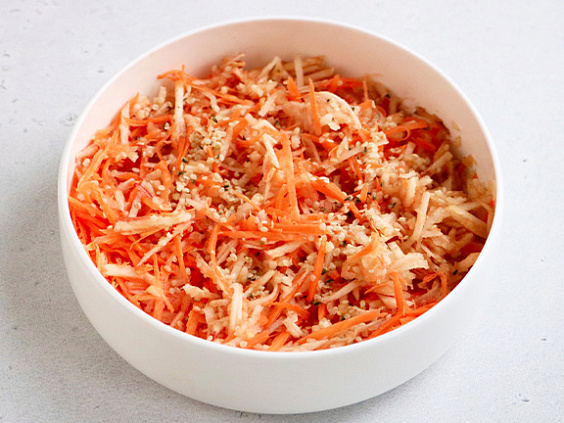 Салат «Щётка с яблоком»