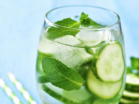 Вода в летнем рационе: всё, что нужно знать о гидратации в жару