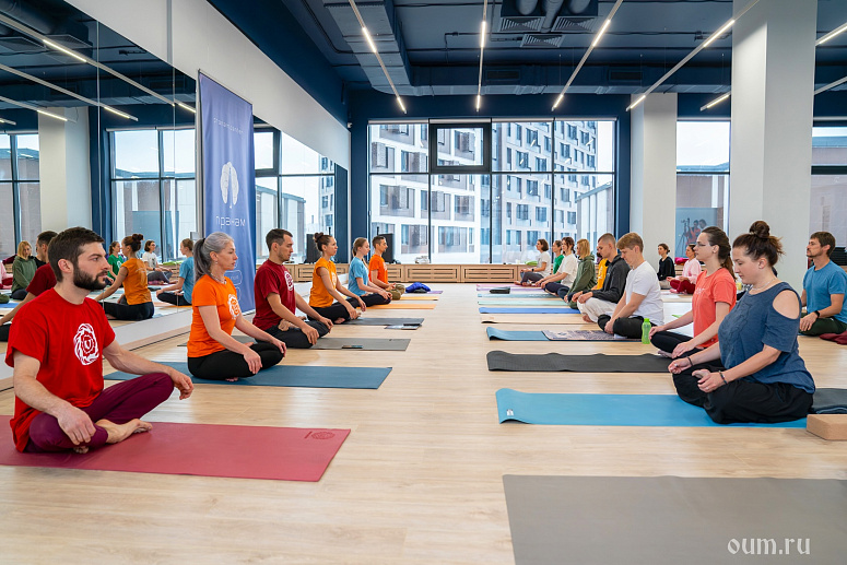 медитация в зале