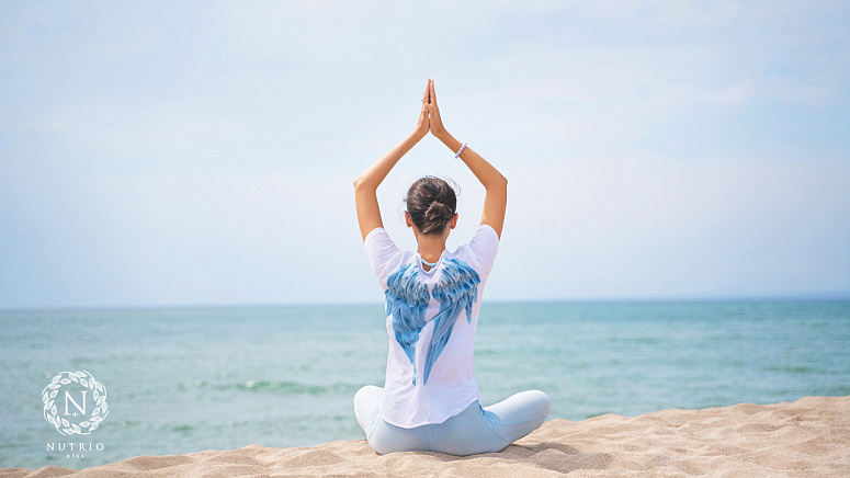 намасте, йога у моря