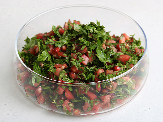 Табуле из томатов и зелени