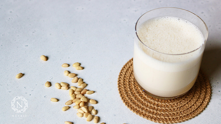 кедровые орехи, кедровое молоко