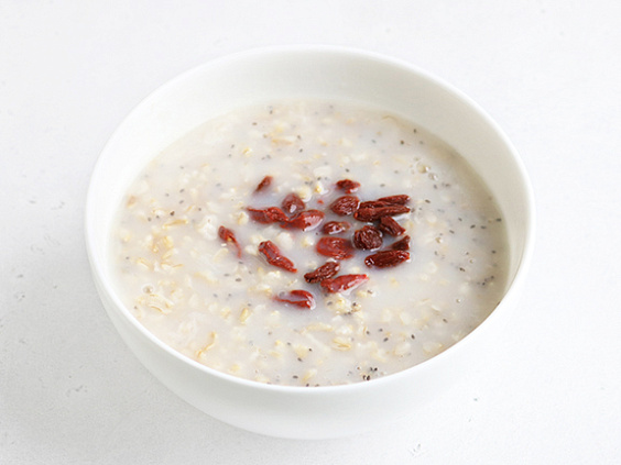 Жидкая овсяная каша для комфортного пищеварения