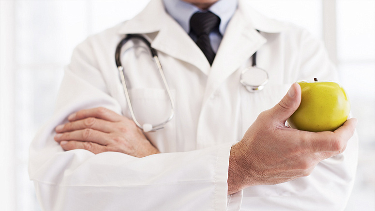 яблоко, врач, руки