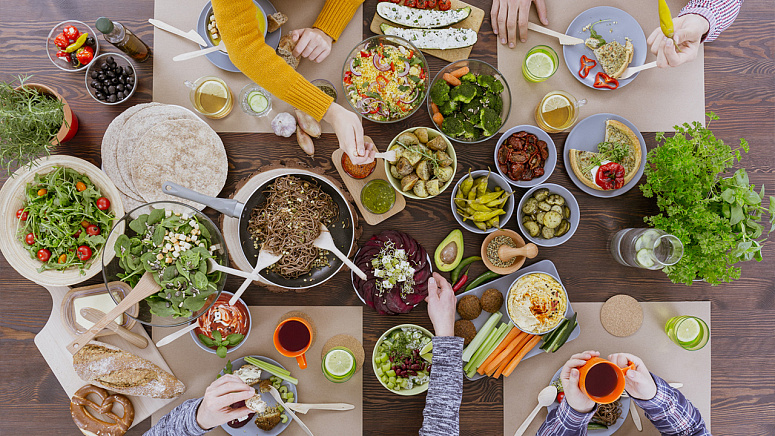 овощи на столе, салат фото