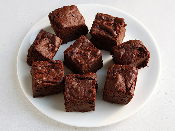 Брауни из красной фасоли без глютена и сахара