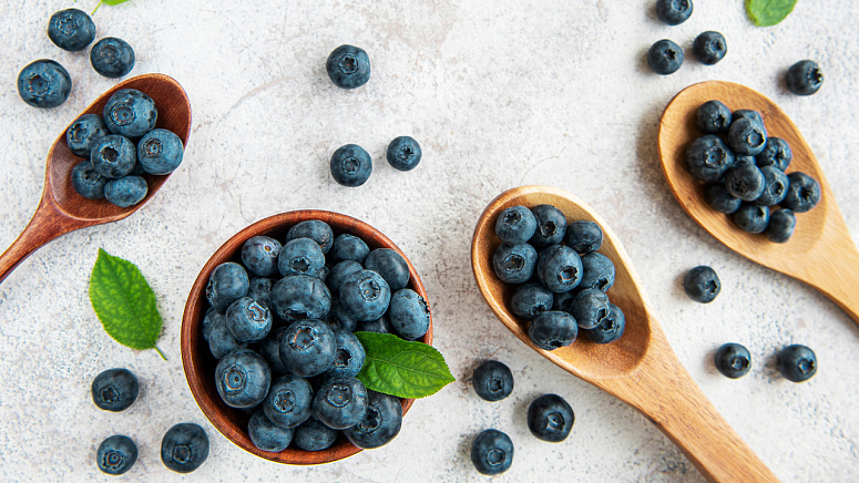 голубика на ложке фото