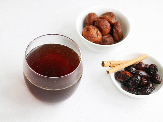 Компот с шиповником и урюком